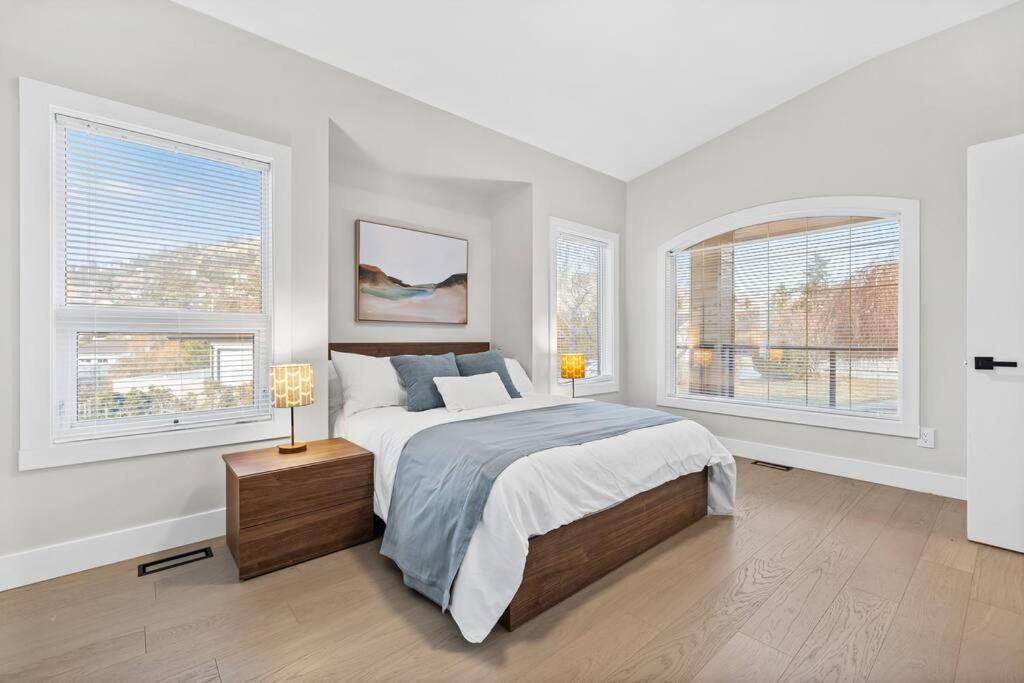 Luxurious 5 Bedroom House With Pool & Sauna West Kelowna Exterior photo